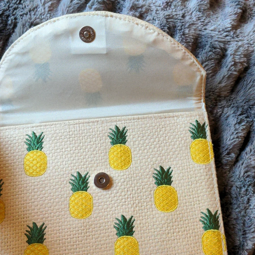 Forever 21 Pineapple Straw Clutch - Picture 2 of 5